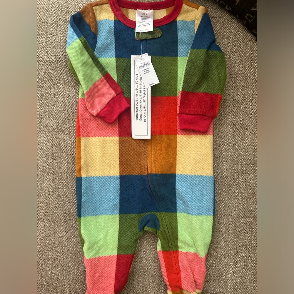 I am selling a one piece GAP Pj for boy or girl